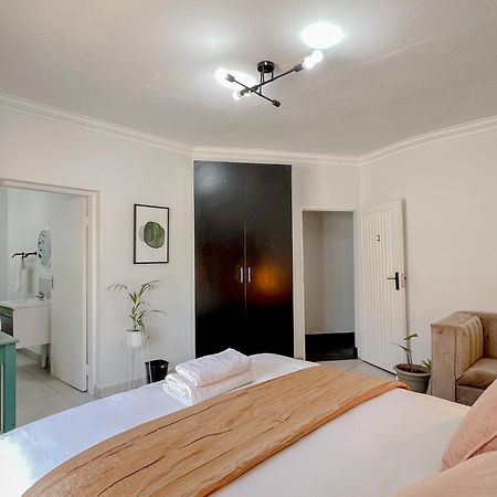 Amoris Guesthouse - In Brooklyn 프레토리아 외부 사진